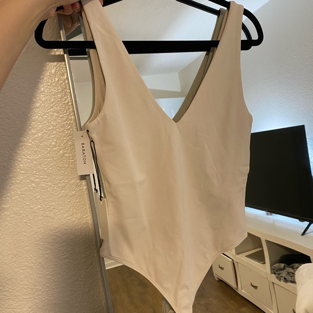 Aritzia contour bodysuit BRAND NEW MATTE PEARL